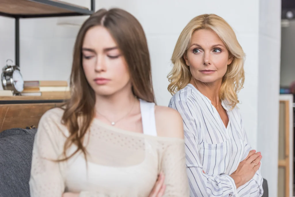 Why Do Moms Hate Their Daughters 